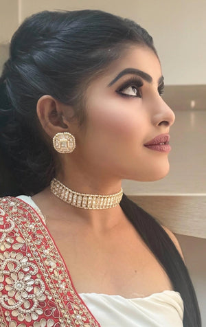 Timeless Beauty of Pearl Necklaces: Style & Care Guide.