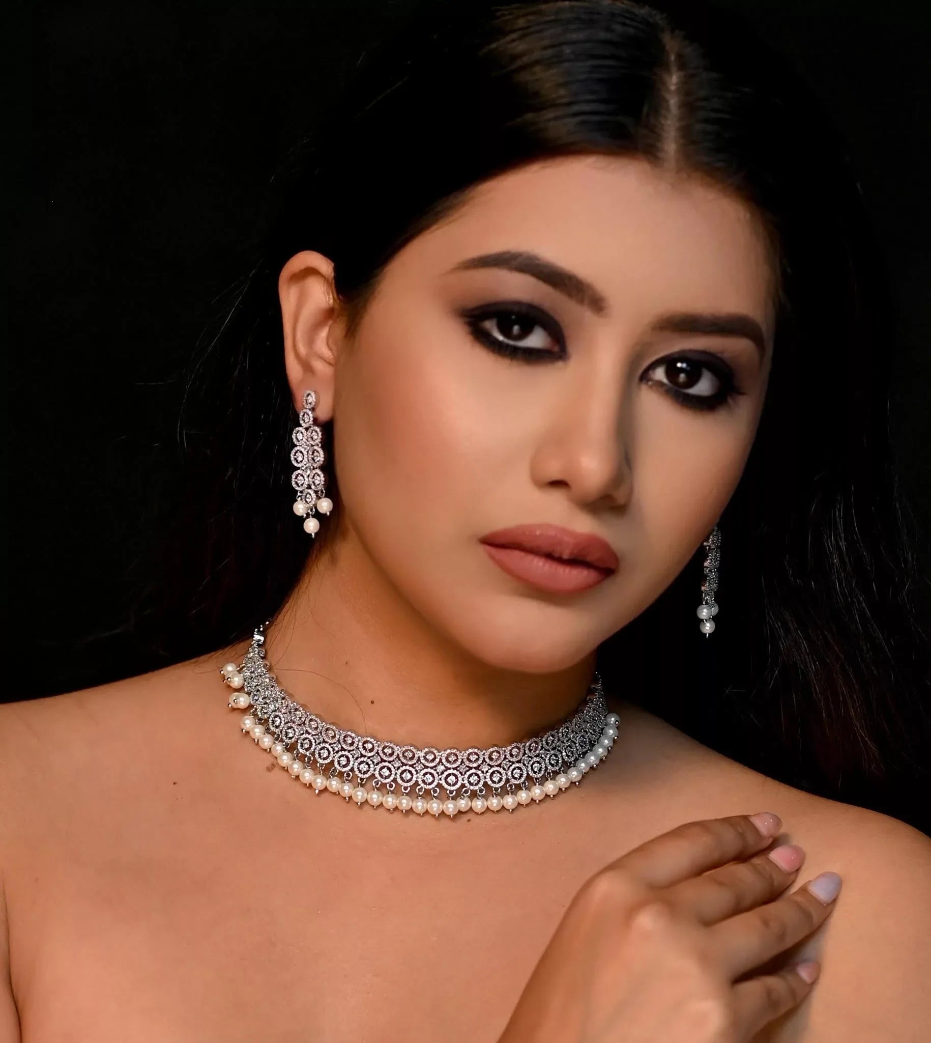The Versatility of Pearl Choker Necklaces