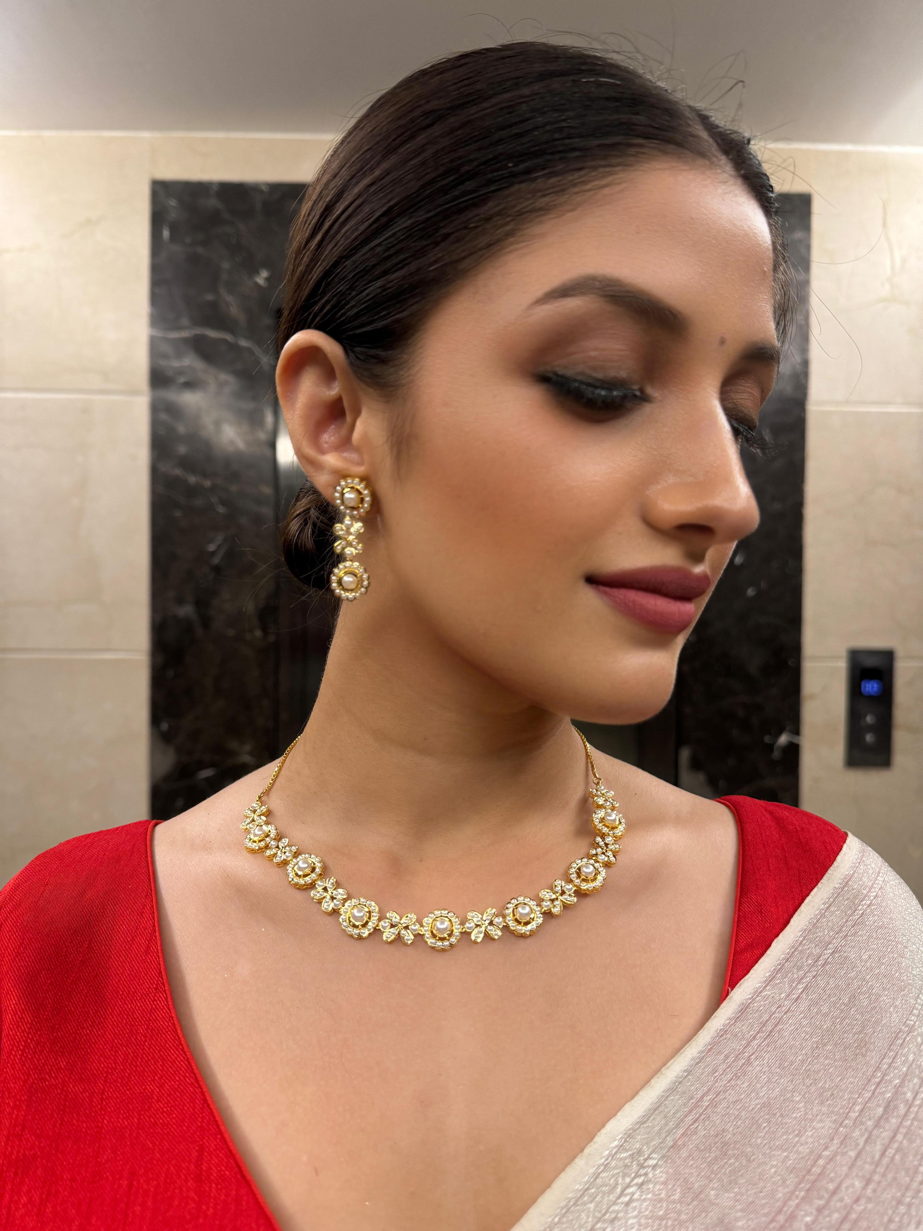 Classic Gold and Pearl Necklace Set