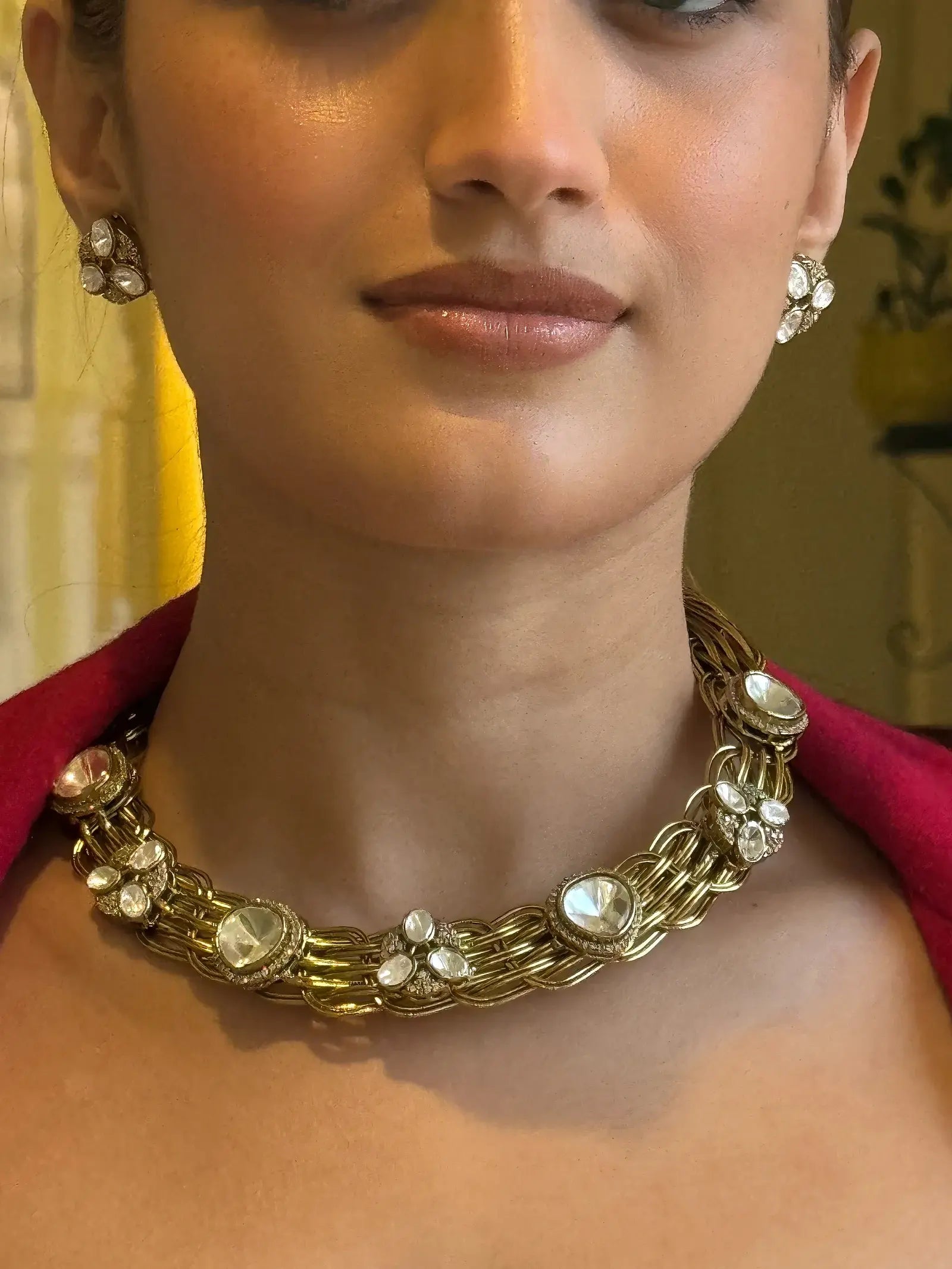 Luxurious-Gold-2.webp