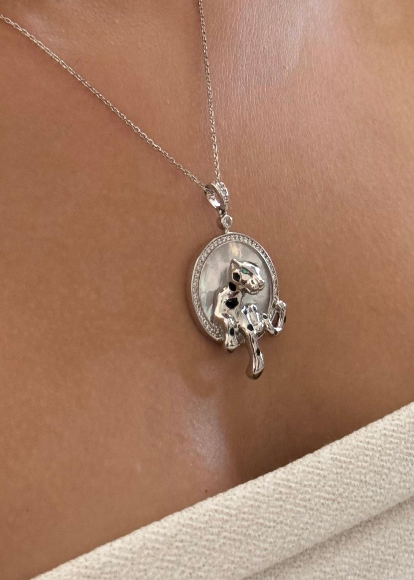 Elegant Silver Jaguar Pendant Necklace-Stylish and Unique