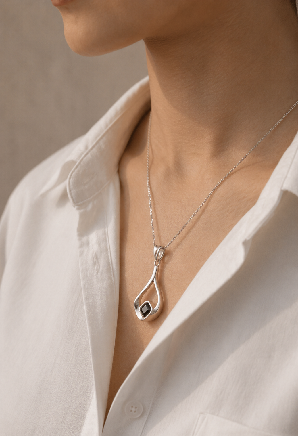 Exquisite Sterling Silver 925 Black Stone Pendant