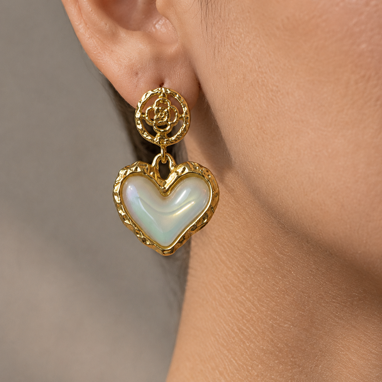 Floral Heart Drop Earring – Romantic Alloy Elegance with Pearlescent Charm