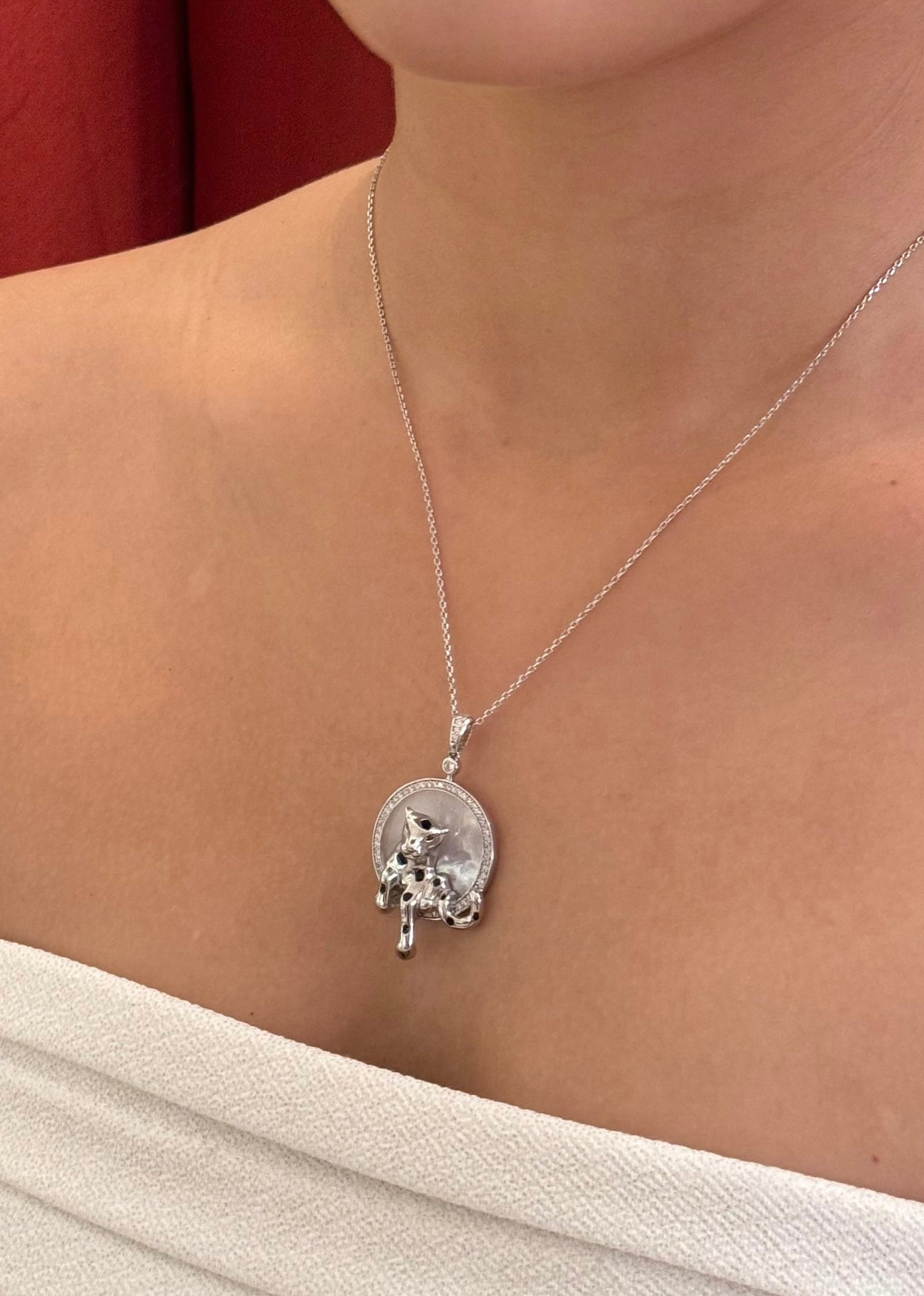 Elegant Silver Jaguar Pendant Necklace-Stylish and Unique