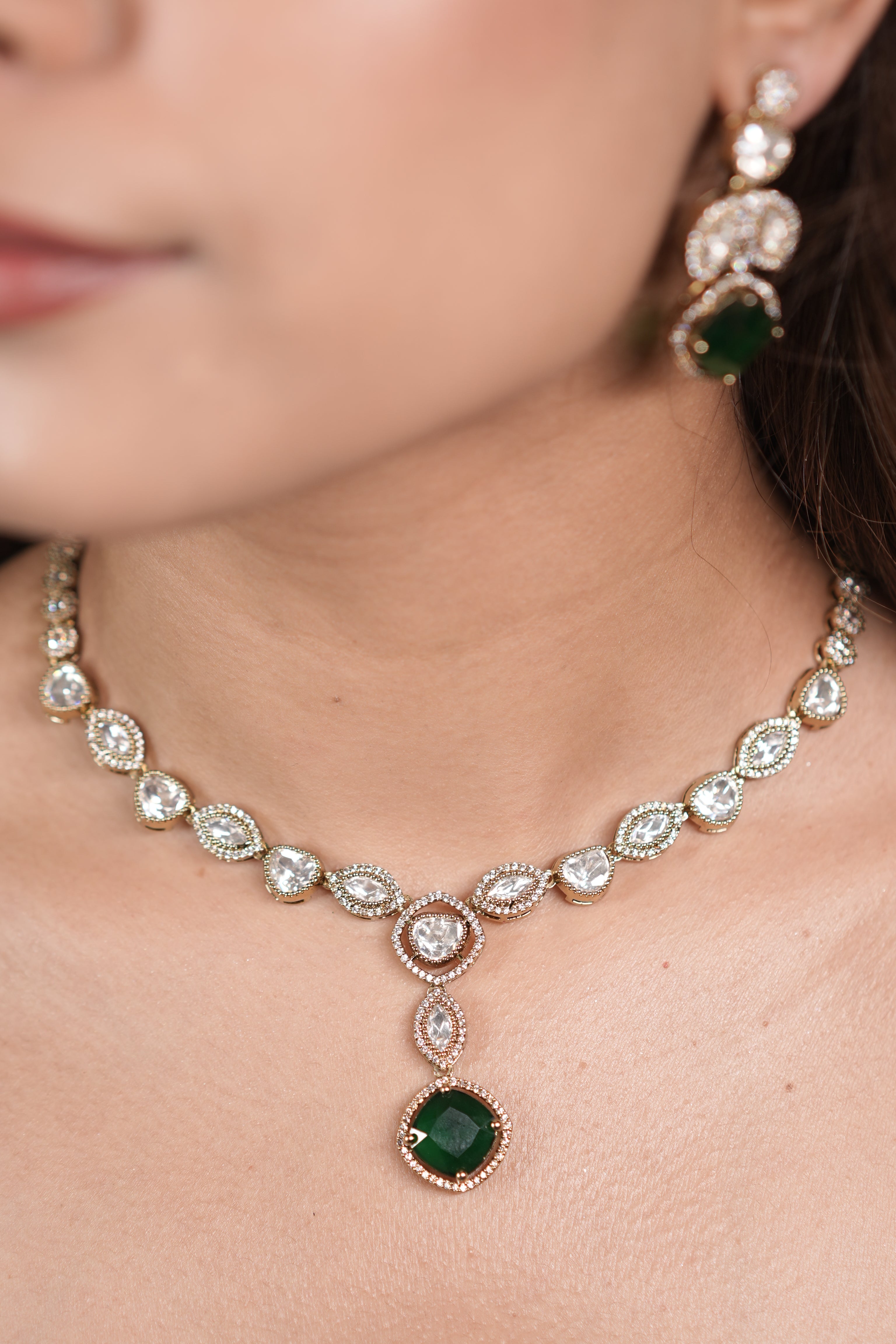 Gorgeous Moissanite Polki Necklace Set: Timeless Elegance