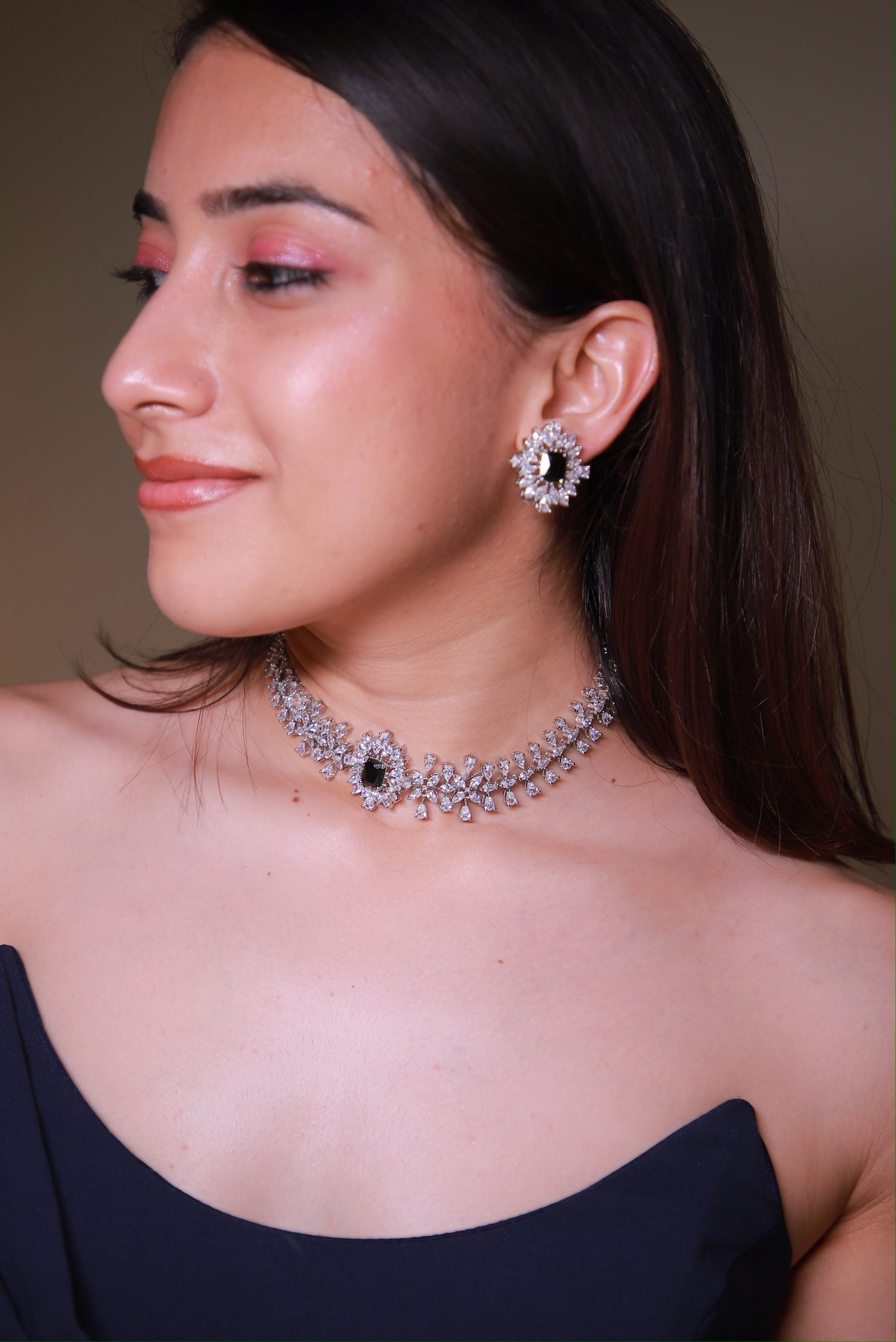 Black Bloom Premium Statement Choker Set – Luxe Occasion Edit