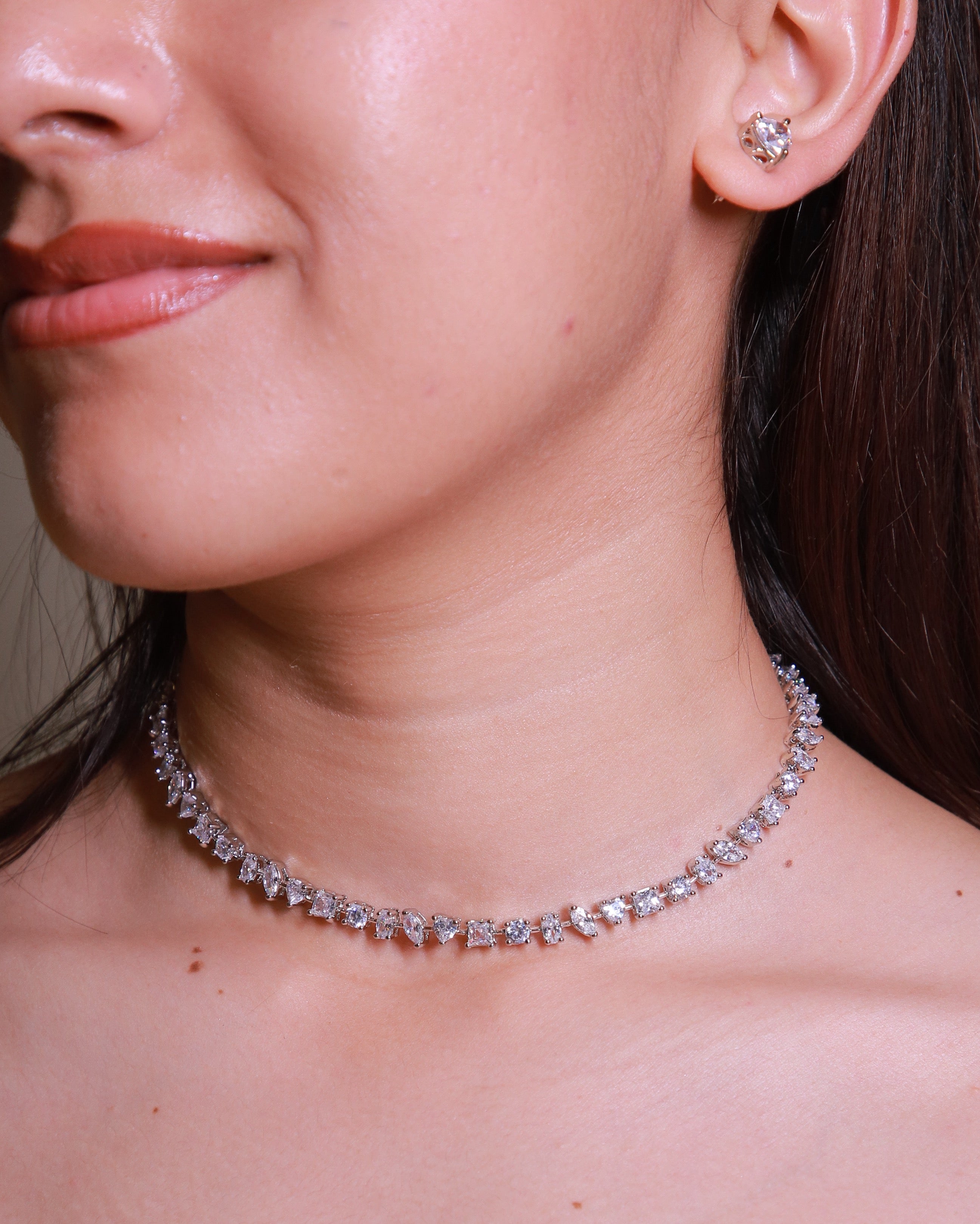 Mixed-Cut Diamond Choker with Heart-Shaped Stud Earrings Set