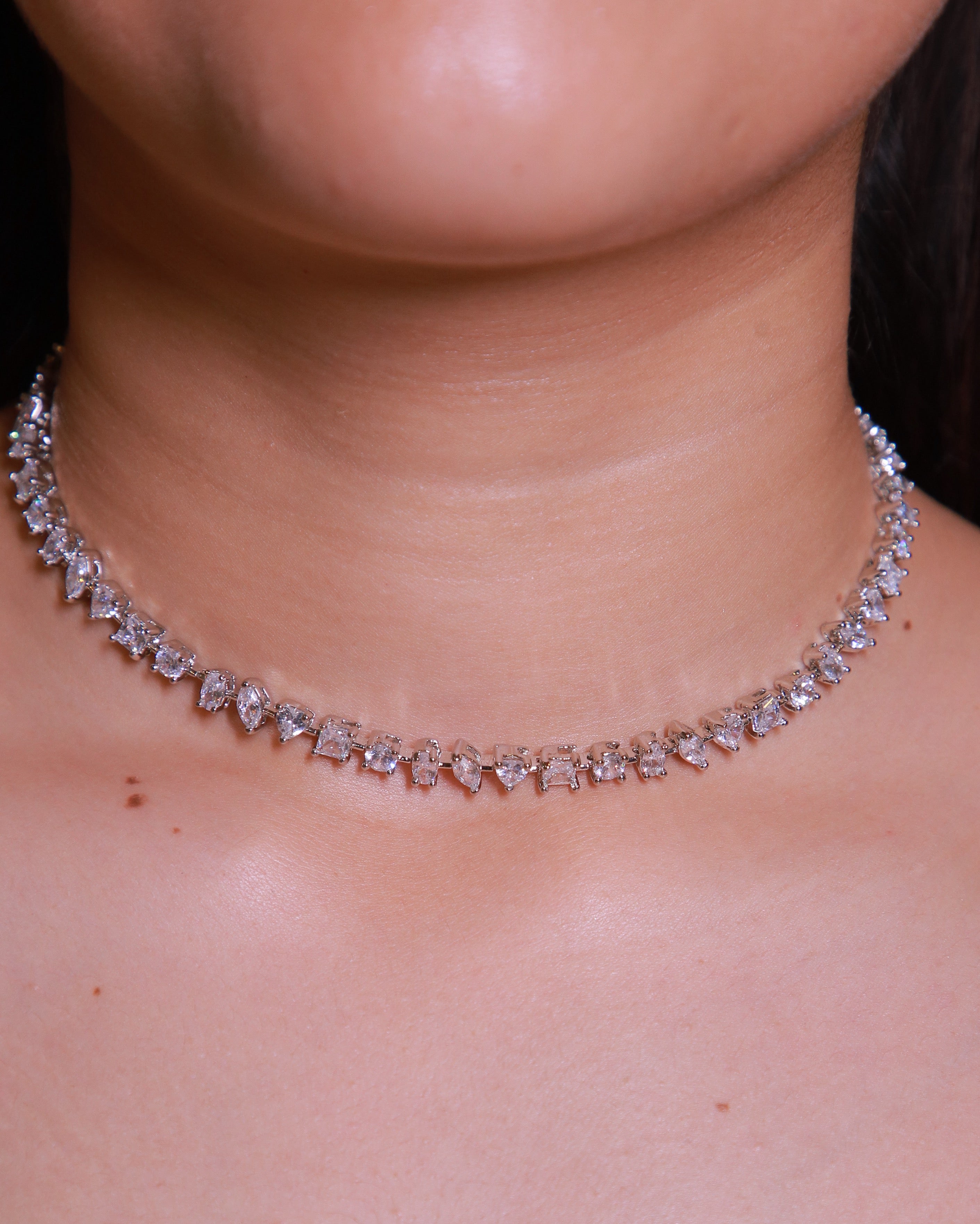 Mixed-Cut Diamond Choker with Heart-Shaped Stud Earrings Set