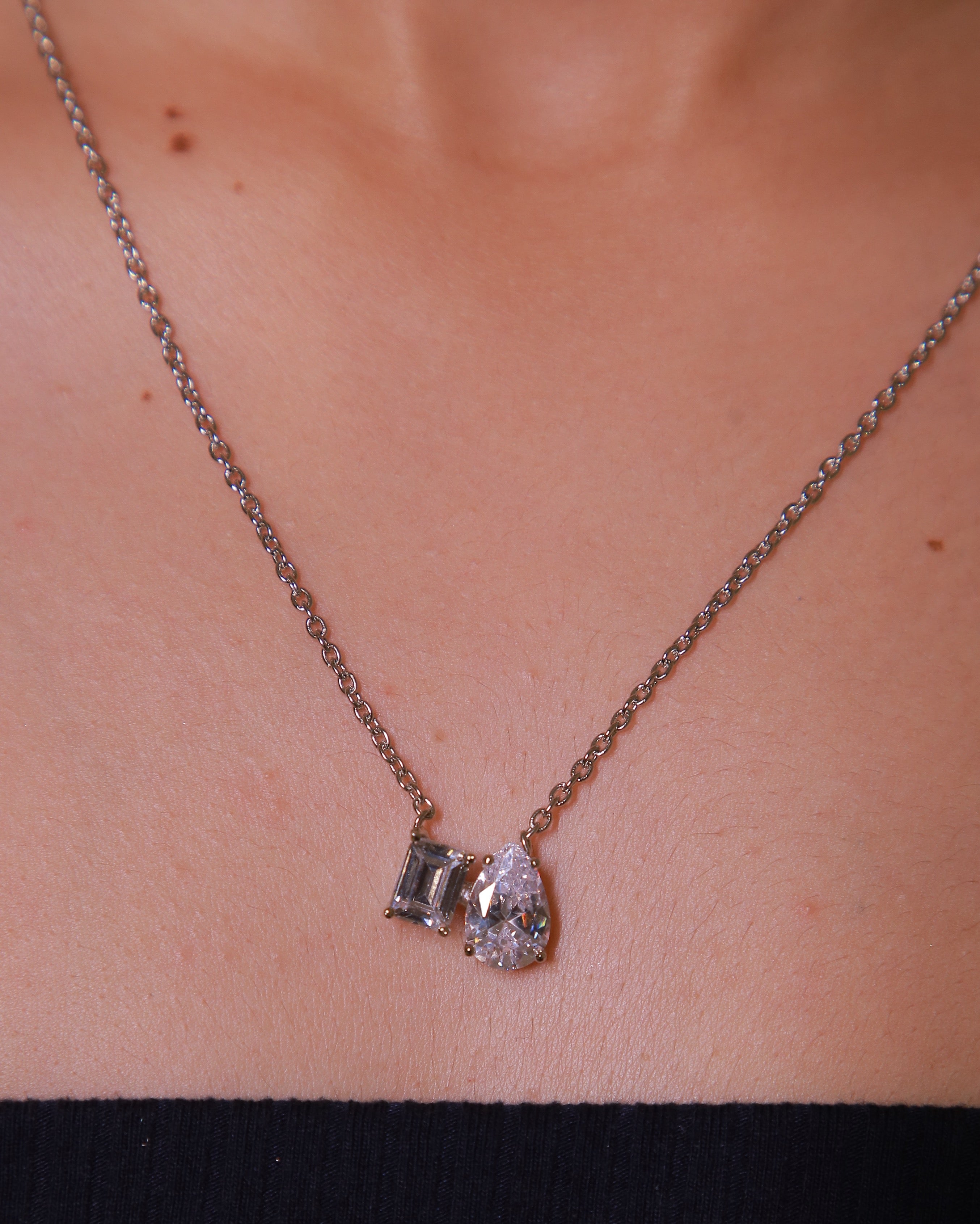 Duo Toi Et Moi Pendant Set — Emerald & Pear Cut