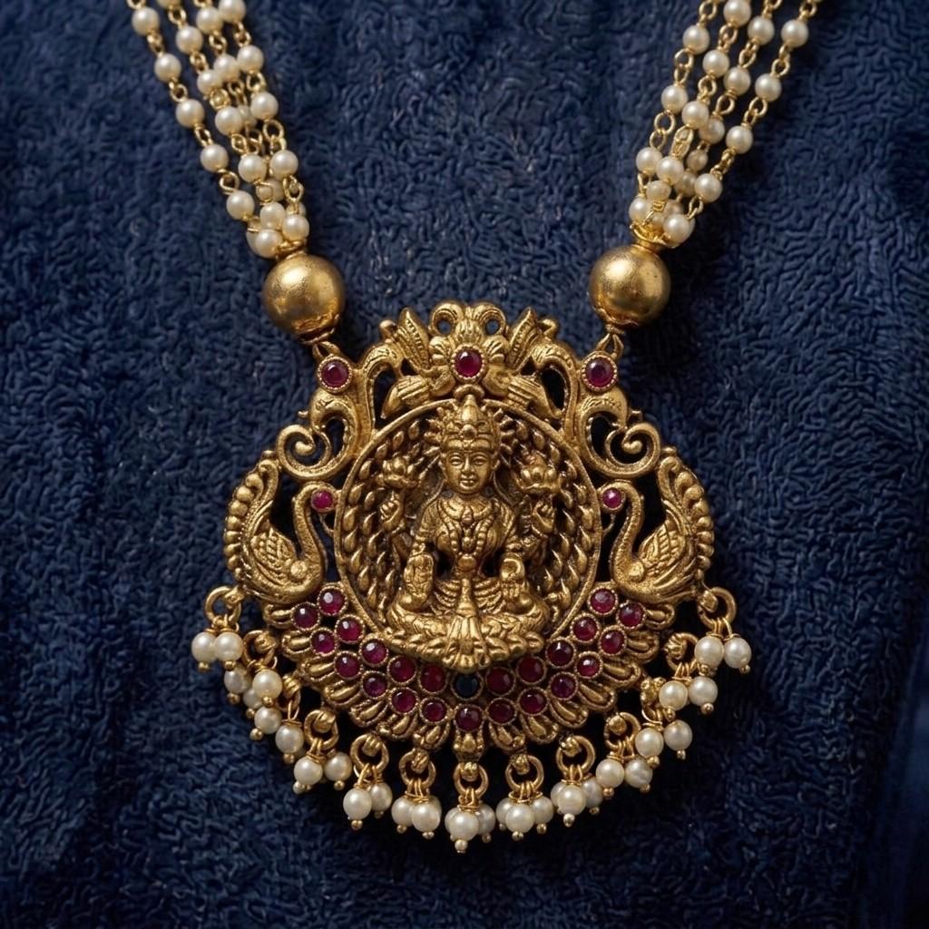 Radiance of Tradition: Pearl & Gold Temple Jewelry Set