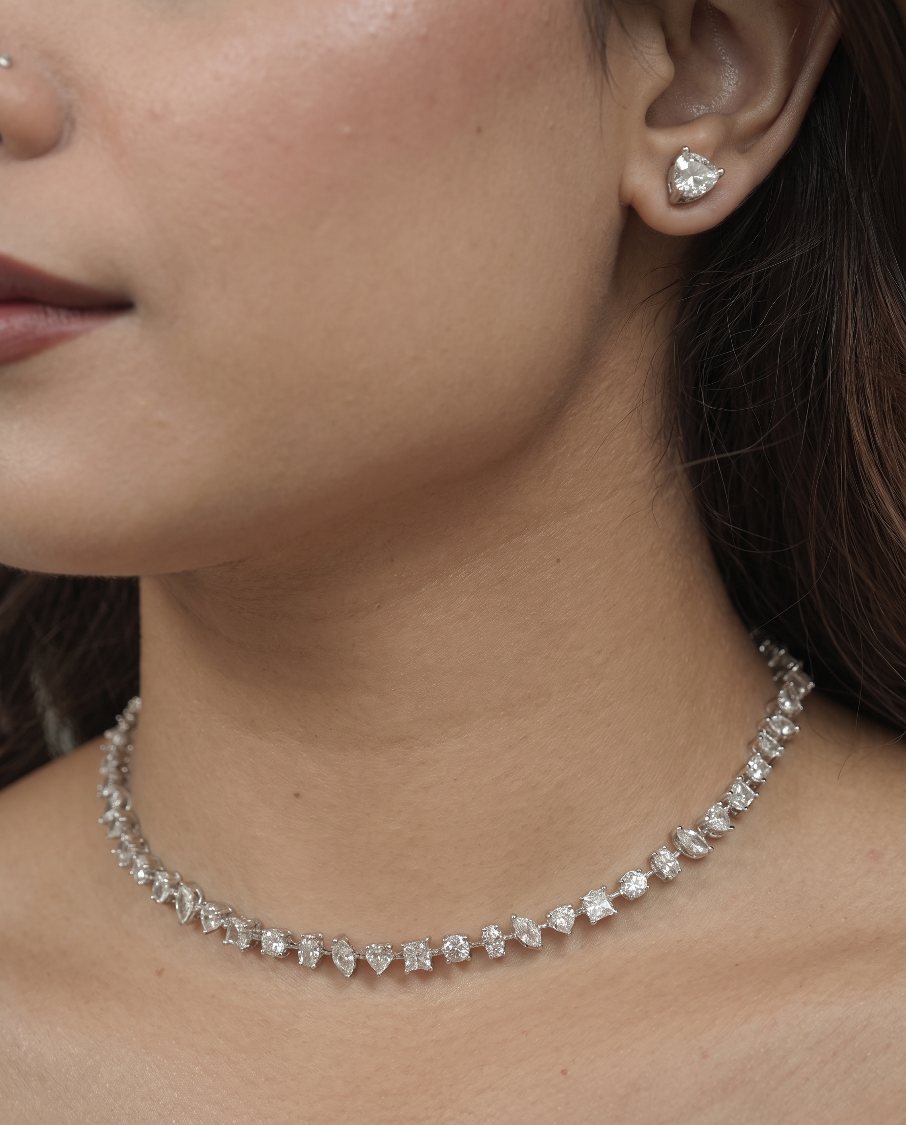 Mixed-Cut Diamond Choker with Heart-Shaped Stud Earrings Set