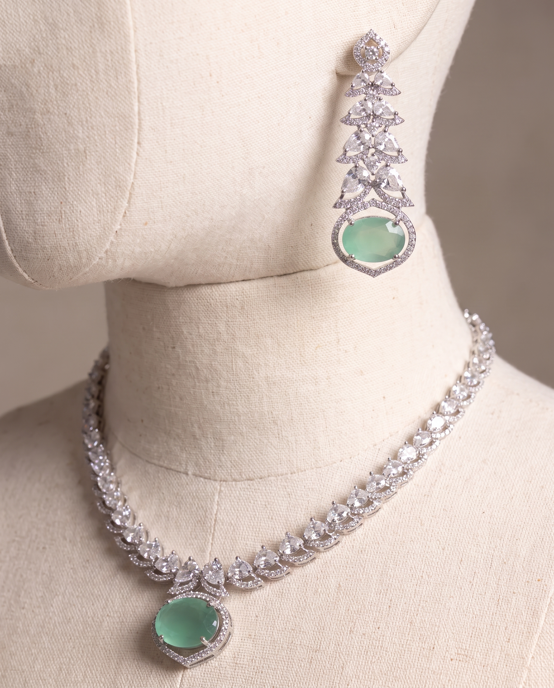 Green Radiance Diamond Halo Jewelry Set