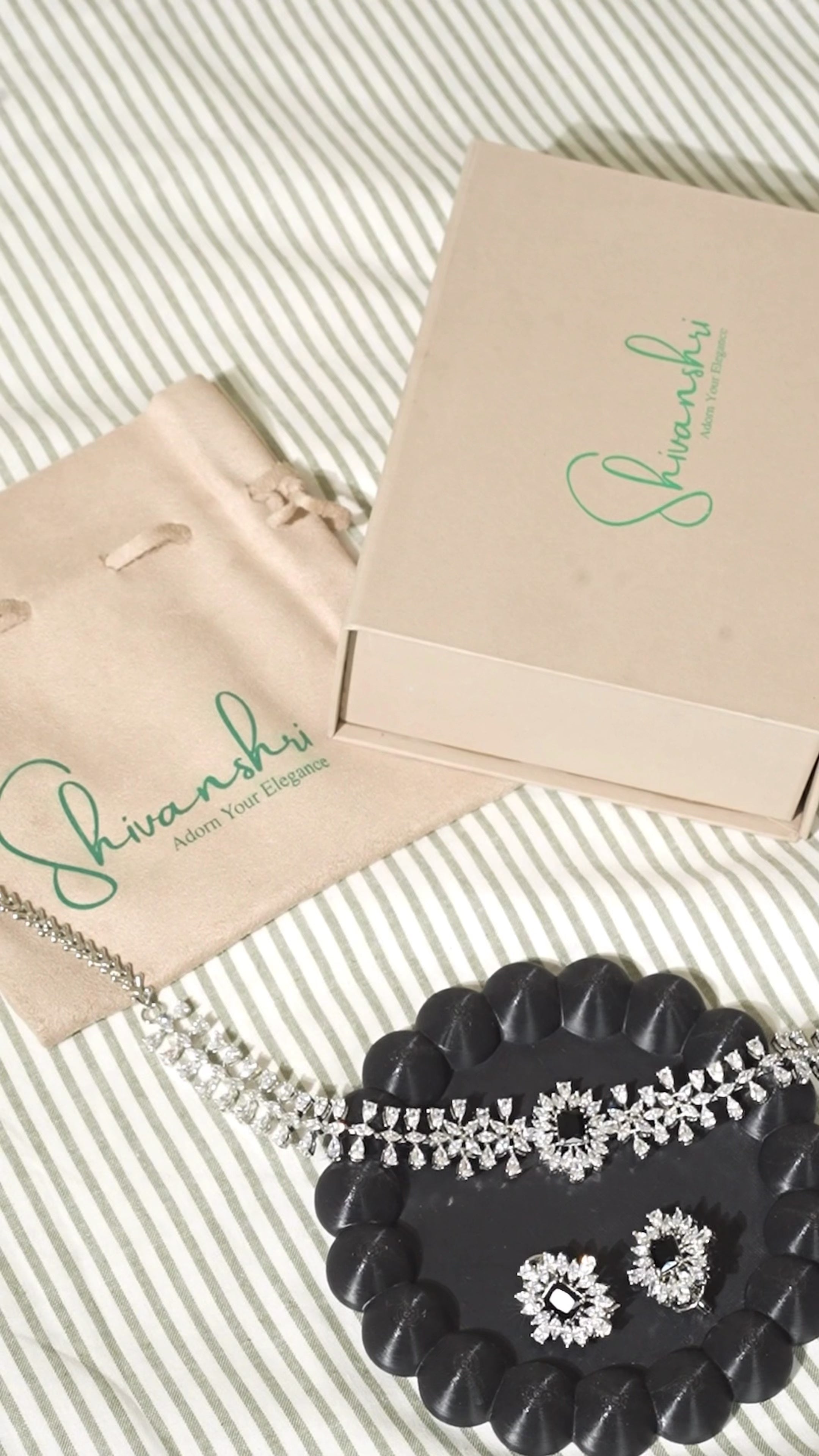 Black Bloom Premium Statement Choker Set – Luxe Occasion Edit