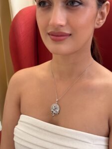 Elegant Silver Jaguar Pendant Necklace-Stylish and Unique