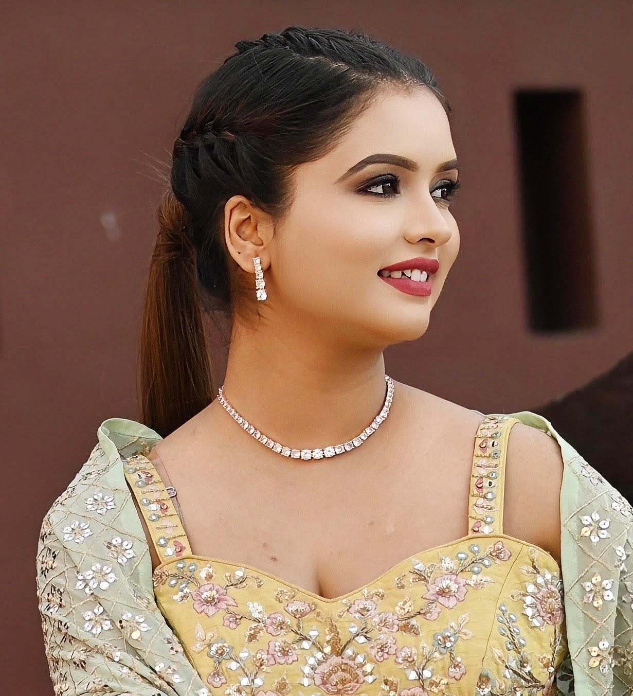 Chic Sparkle: American Diamonds in Fashion