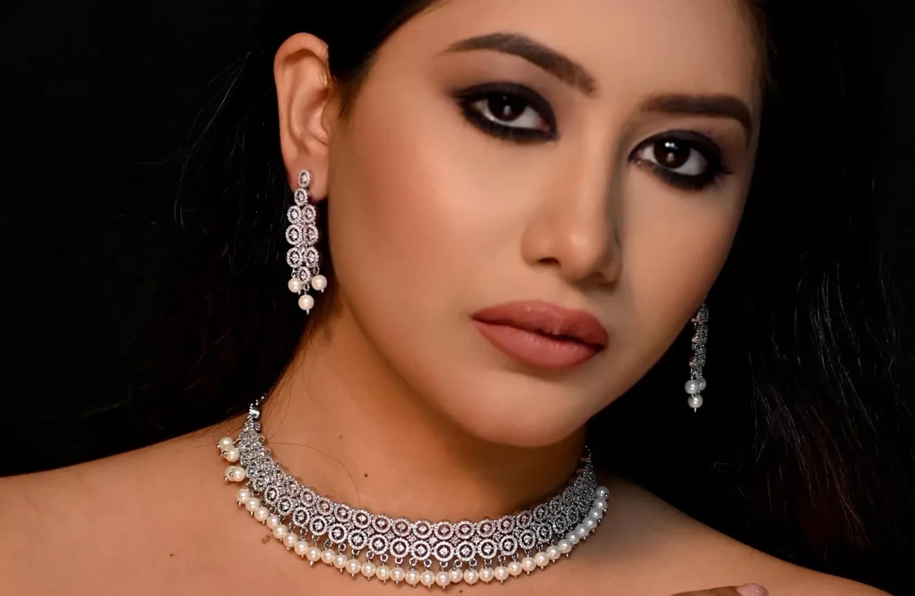 The Versatility of Pearl Choker Necklaces