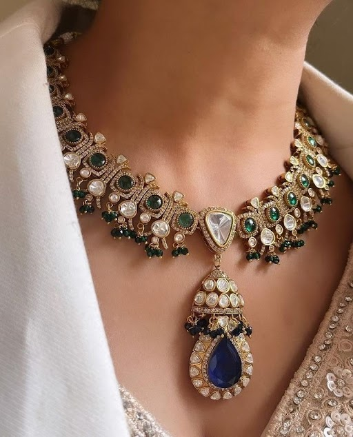 Necklaces & sets