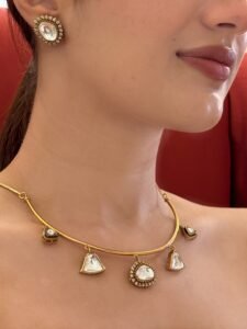 Minimalistic Gold Choker with Polished Kundan Dangling Charms