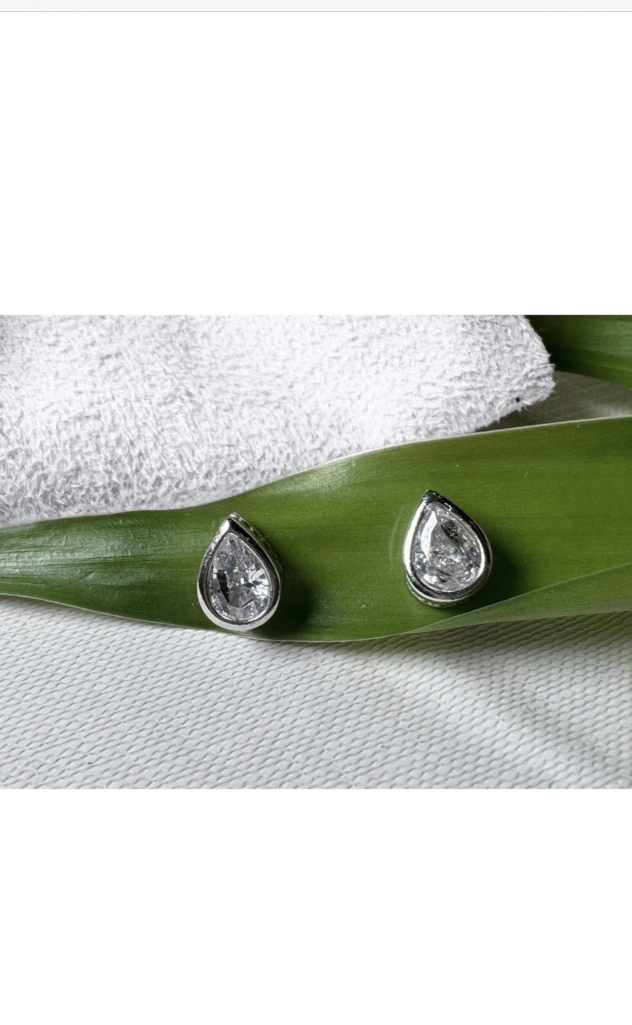 925 Sterling Silver Teardrop Earrings with Clear Gemstones