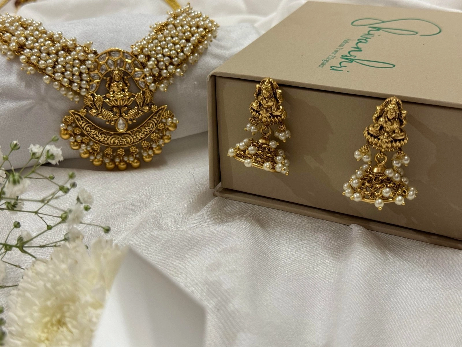 Traditional Temple Necklace Set with Pearls