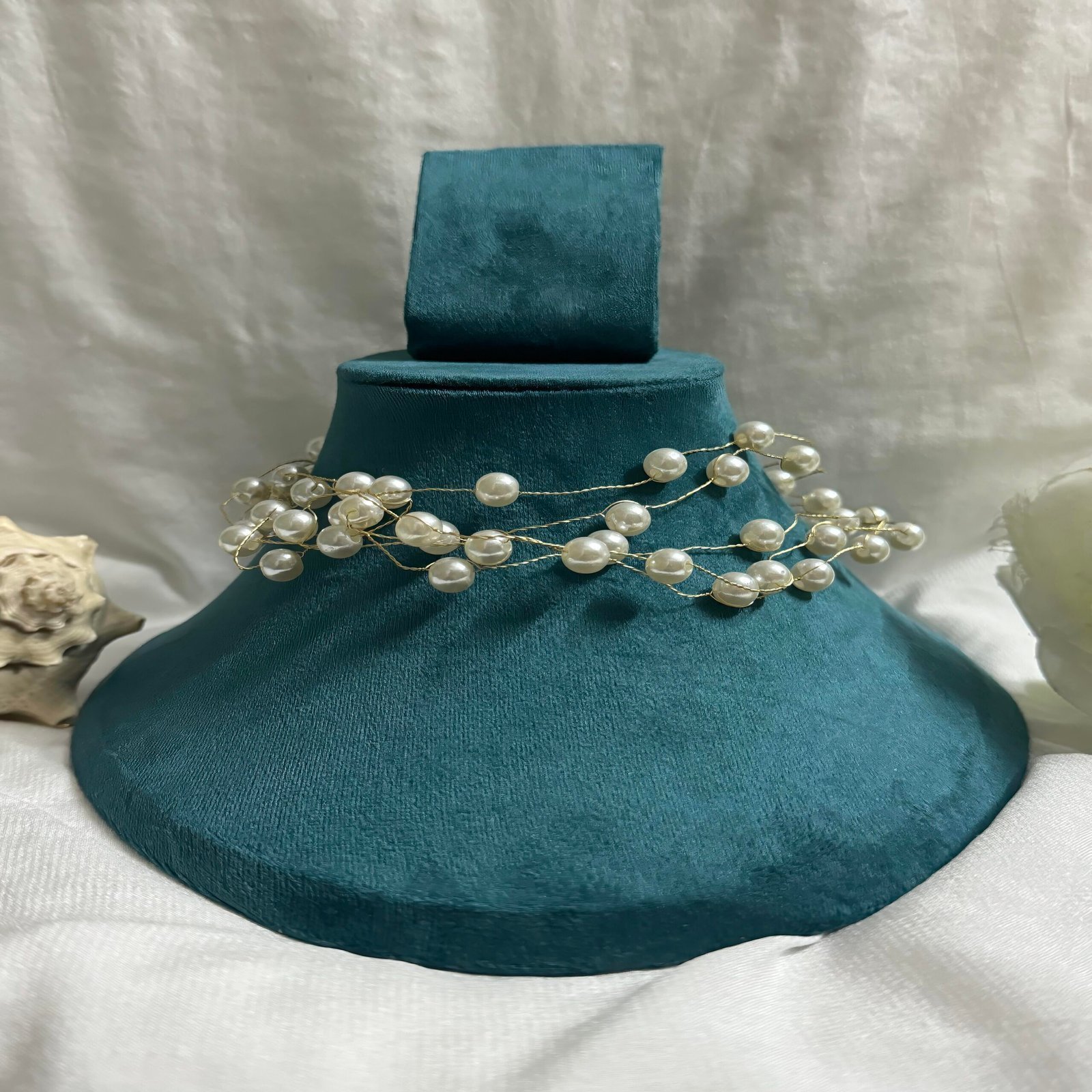 Exquisite Multi-Layer Pearl Vine Necklace – A Symphony of Elegance & Grace